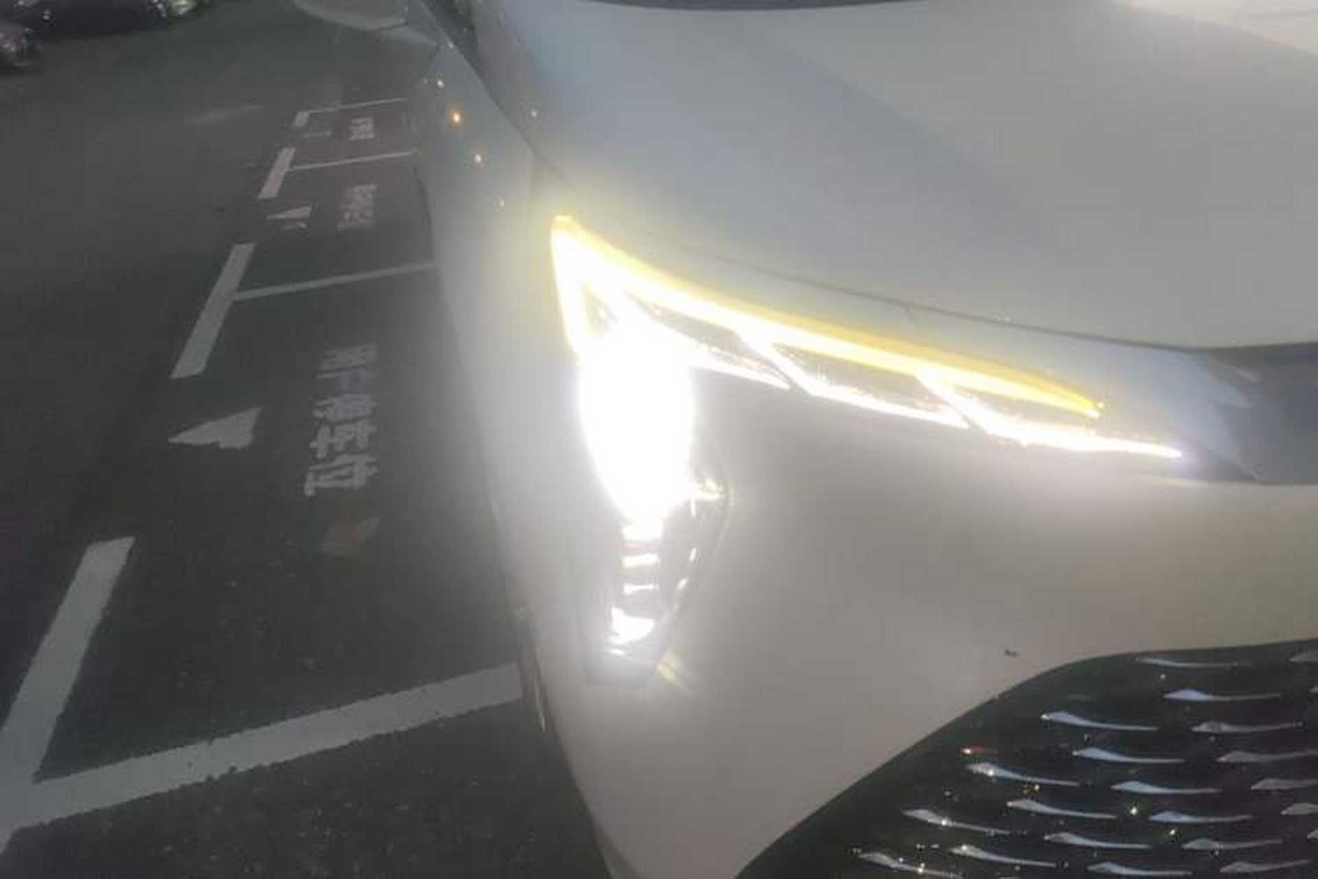Used Buick Century 2023 2.0T Seven-Seater Yinshi Edition Right Front Headlight