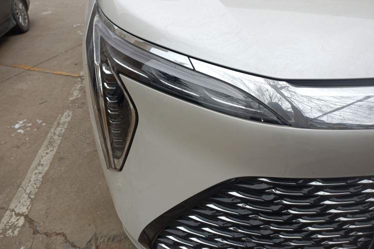 Used Buick Century 2023 2.0T Six-Seater Yinshi Edition Right Front Headlight