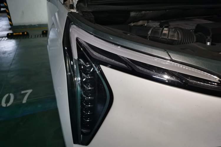 Used Buick Century 2023 2.0T Seven-Seater Yinshi Edition Right Front Headlight