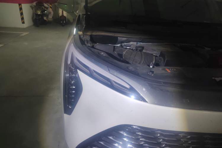 Used Buick Century 2023 2.0T Six-Seater Yinshi Edition Right Front Headlight