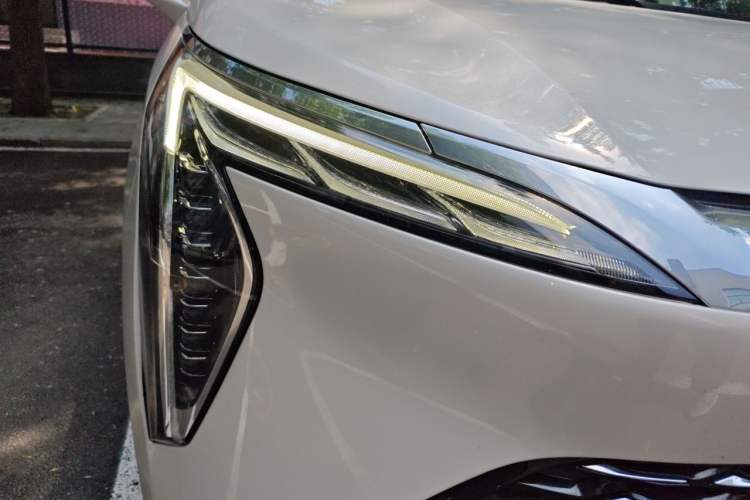 Used Buick Century 2023 2.0T Seven-Seater Yinshi Edition Right Front Headlight