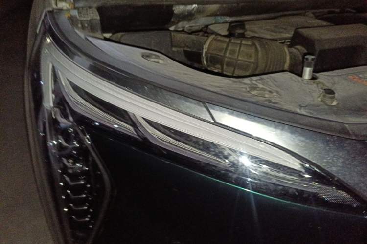Used Buick Century 2023 2.0T Six-Seater Yinshi Edition Right Front Headlight