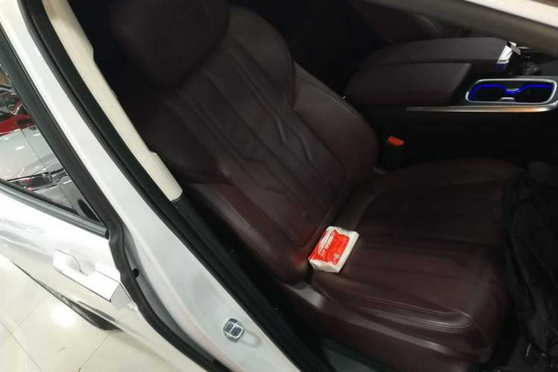 Used Buick Century 2023 2.0T Six-Seater Yinshi Edition Right Front Seat