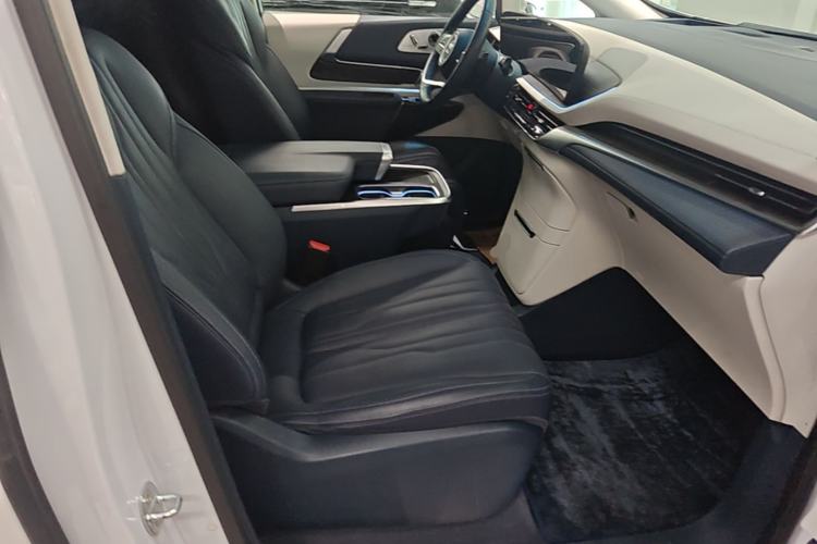Used Buick Century 2023 2.0T Four-Seat Private Edition Right Front Seat