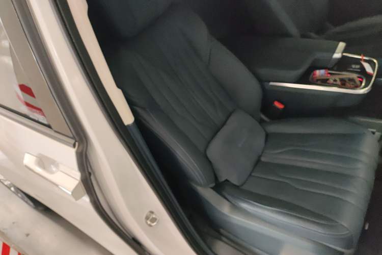 Used Buick Century 2023 2.0T Four-Seat Private Edition Right Front Seat