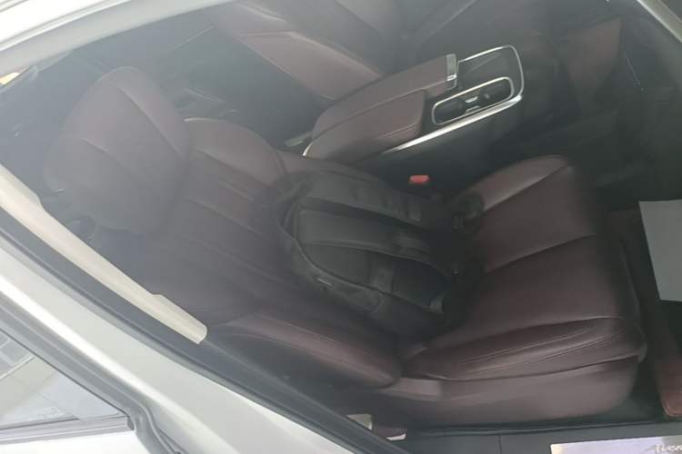 Used Buick Century 2023 2.0T Six-Seater Yinshi Edition Right Front Seat