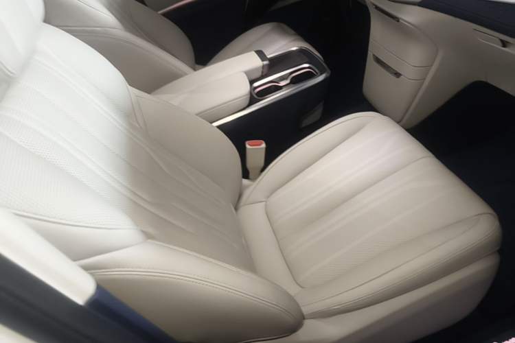 Used Buick Century 2023 2.0T Six-Seater Yinshi Edition Right Front Seat