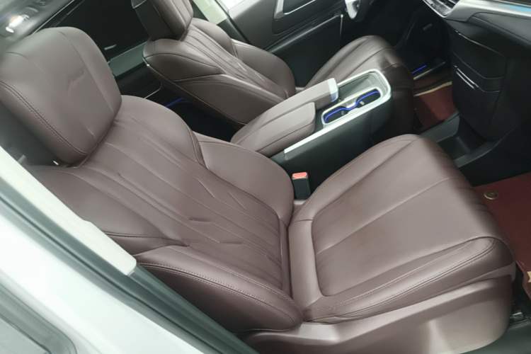 Used Buick Century 2023 2.0T Six-Seater Yinshi Edition Right Front Seat