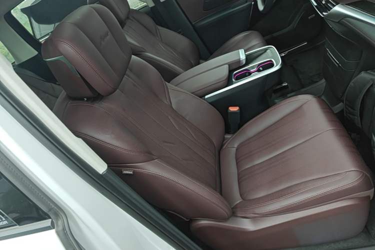 Used Buick Century 2023 2.0T Six-Seater Yinshi Edition Right Front Seat