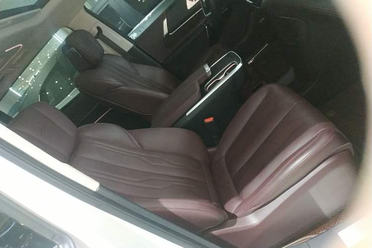 Used Buick Century 2023 2.0T Six-Seater Yinshi Edition Right Front Seat