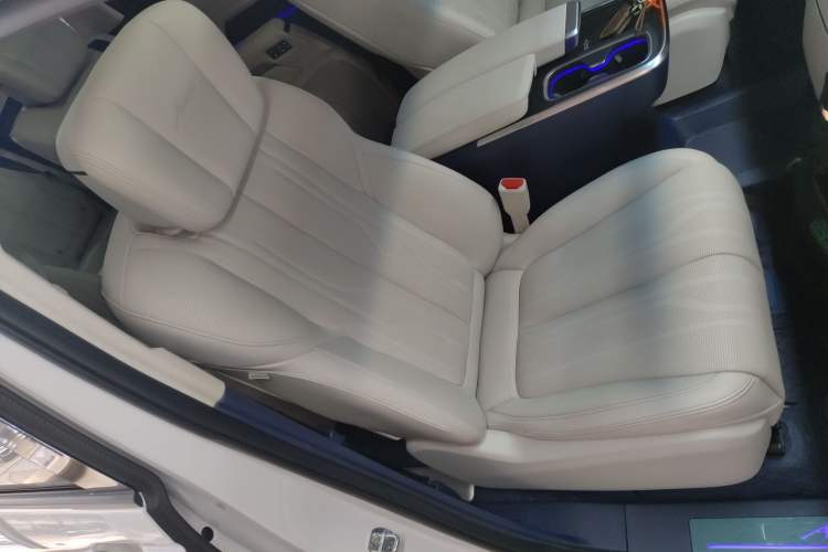 Used Buick Century 2023 2.0T Seven-Seater Yinshi Edition Right Front Seat