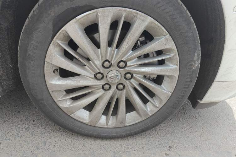 Used Buick Century 2023 2.0T Six-Seater Yinshi Edition Right Front Wheel Hub