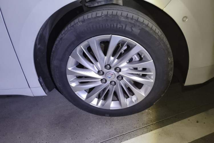 Used Buick Century 2023 2.0T Seven-Seater Yinshi Edition Right Front Wheel Hub