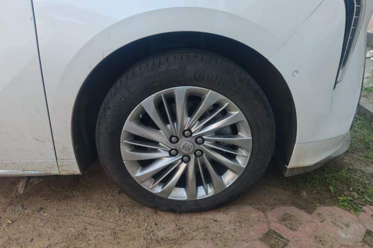 Used Buick Century 2023 2.0T Six-Seater Yinshi Edition Right Front Wheel Hub