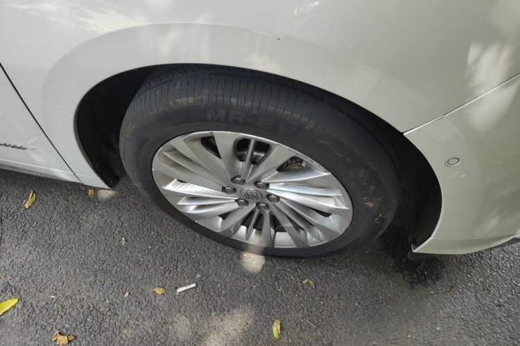 Used Buick Century 2023 2.0T Seven-Seater Yinshi Edition Right Front Wheel Hub
