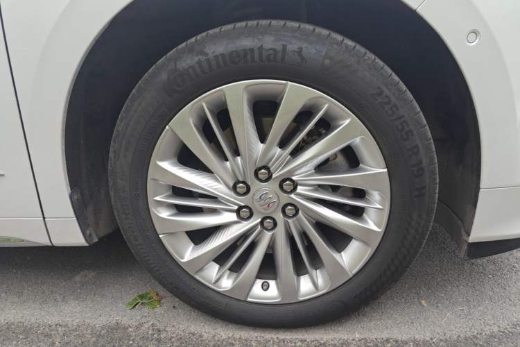 Used Buick Century 2023 2.0T Seven-Seater Yinshi Edition Right Front Wheel Hub