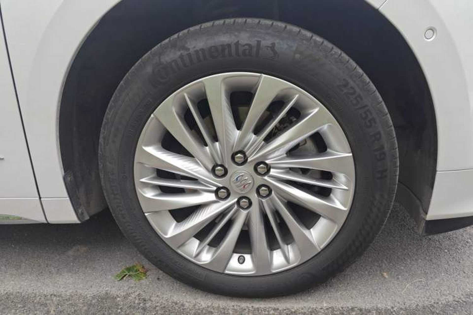 Used Buick Century 2023 2.0T Seven-Seater Yinshi Edition Right Front Wheel Hub