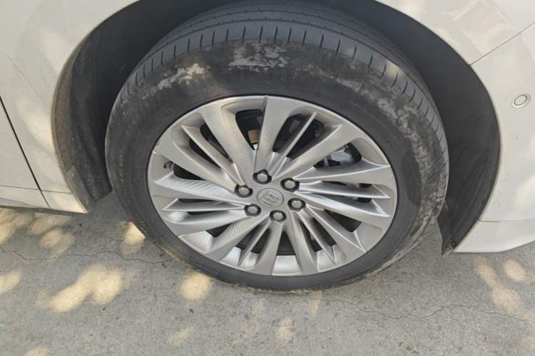 Used Buick Century 2023 2.0T Seven-Seater Yinshi Edition Right Front Wheel Hub