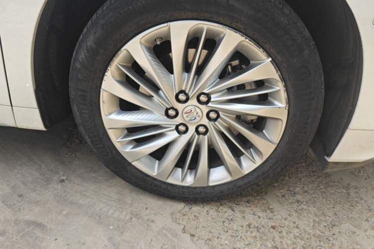Used Buick Century 2023 2.0T Six-Seater Yinshi Edition Right Front Wheel Hub