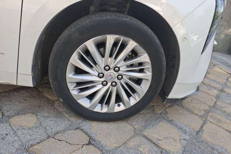 Used Buick Century 2023 2.0T Seven-Seater Yinshi Edition Right Front Wheel Hub