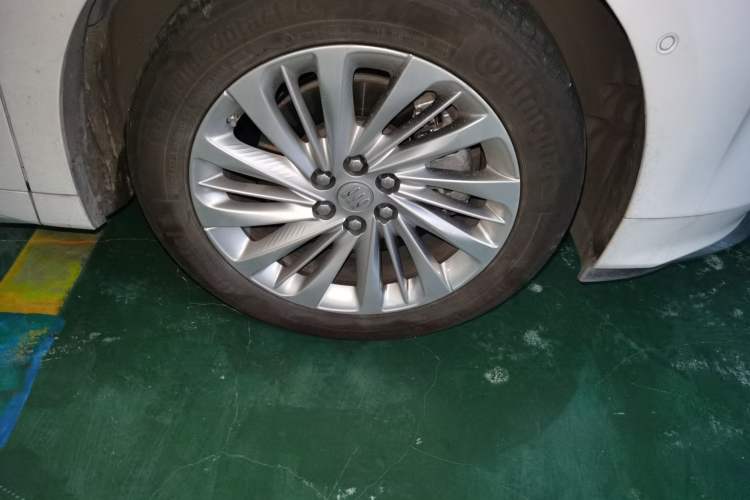 Used Buick Century 2023 2.0T Seven-Seater Yinshi Edition Right Front Wheel Hub