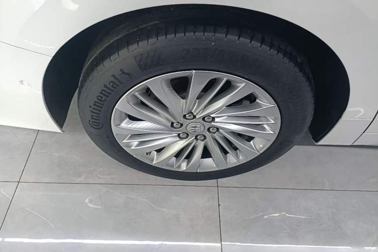 Used Buick Century 2023 2.0T Six-Seater Yinshi Edition Right Rear Wheel Hub