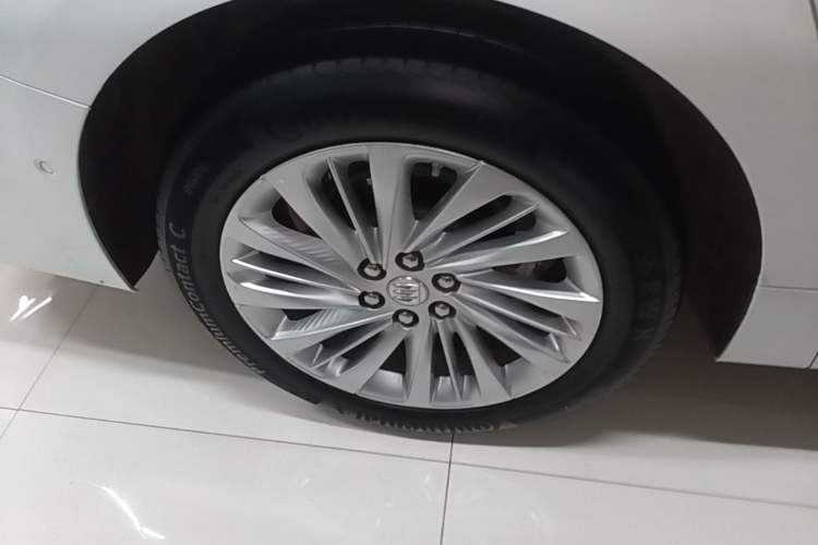 Used Buick Century 2023 2.0T Six-Seater Yinshi Edition Right Rear Wheel Hub