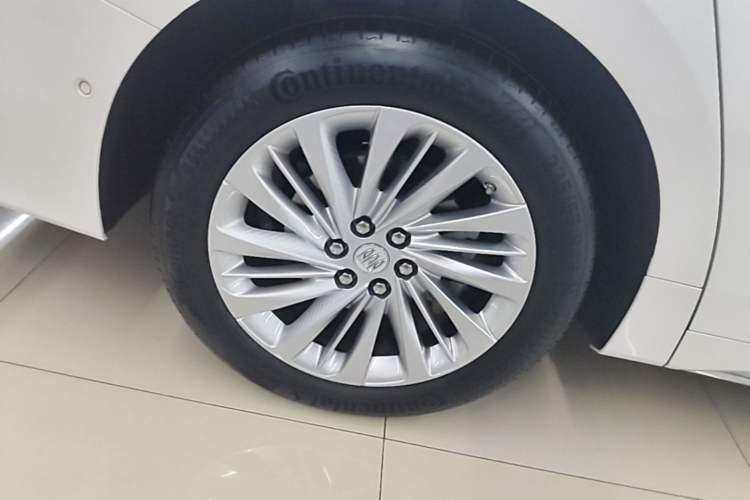 Used Buick Century 2023 2.0T Six-Seater Yinshi Edition Right Rear Wheel Hub