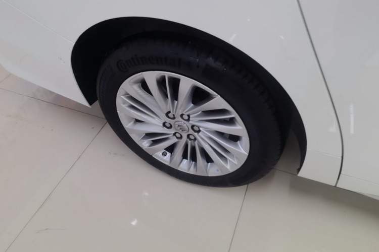 Used Buick Century 2023 2.0T Six-Seater Yinshi Edition Right Rear Wheel Hub