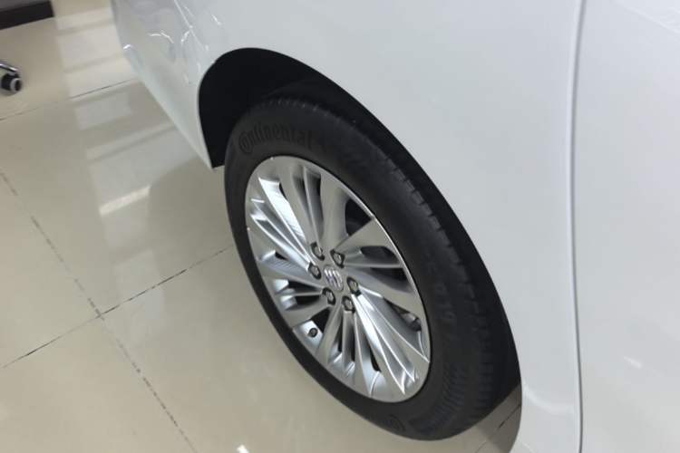 Used Buick Century 2023 2.0T Seven-Seater Yinshi Edition Right Rear Wheel Hub
