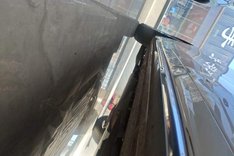 Used Buick Century 2023 2.0T Six-Seater Yinshi Edition Right Side Sill