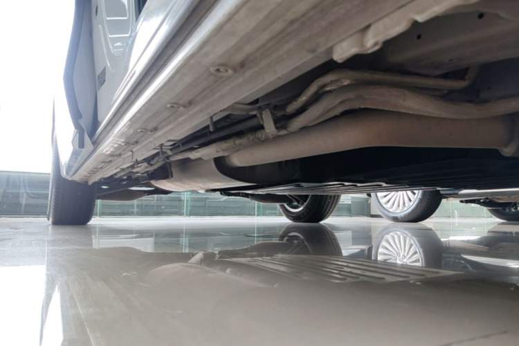Used Buick Century 2023 2.0T Seven-Seater Yinshi Edition Right Side Sill
