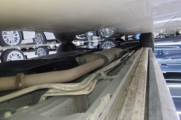 Used Buick Century 2023 2.0T Six-Seater Yinshi Edition Right Side Sill