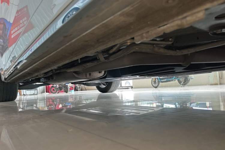 Used Buick Century 2023 2.0T Six-Seater Yinshi Edition Right Side Sill