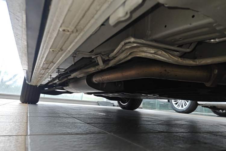 Used Buick Century 2023 2.0T Six-Seater Yinshi Edition Right Side Sill