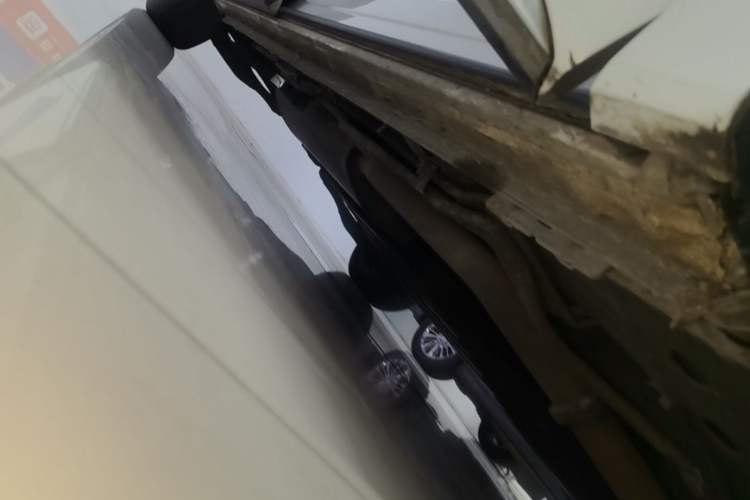 Used Buick Century 2023 2.0T Six-Seater Yinshi Edition Right Side Sill