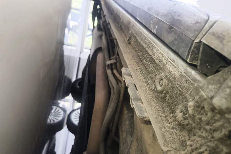 Used Buick Century 2023 2.0T Six-Seater Yinshi Edition Right Side Sill
