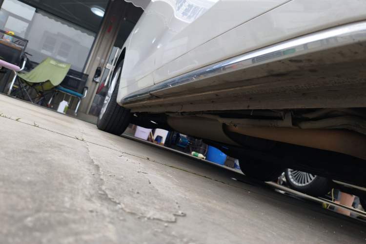 Used Buick Century 2023 2.0T Six-Seater Yinshi Edition Right Side Sill