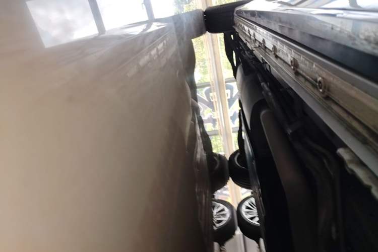 Used Buick Century 2023 2.0T Six-Seater Yinshi Edition Right Side Sill