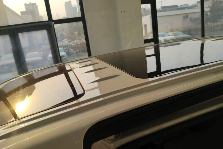 Used Buick Century 2023 2.0T Six-Seater Yinshi Edition Roof