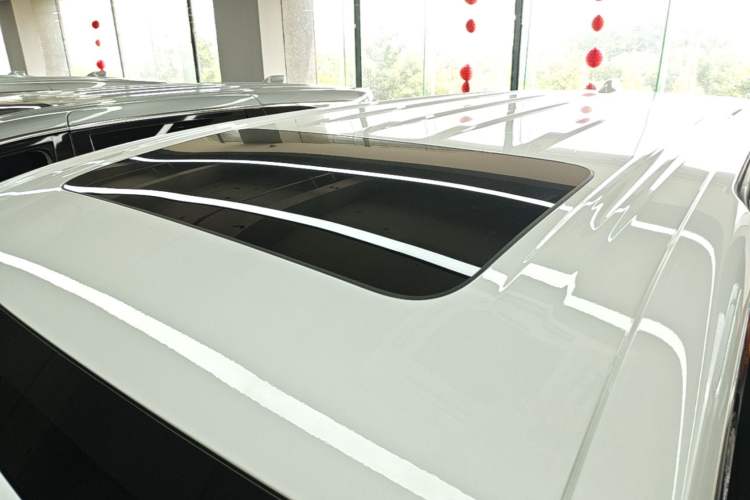 Used Buick Century 2023 2.0T Four-Seat Private Edition Roof