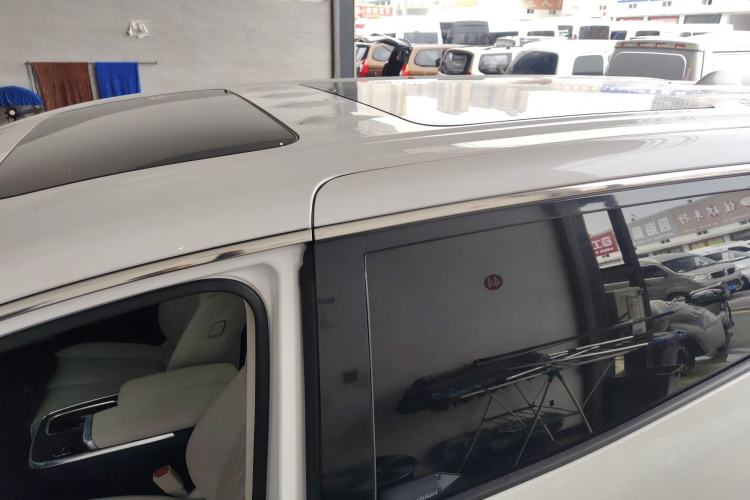 Used Buick Century 2023 2.0T Six-Seater Yinshi Edition Roof