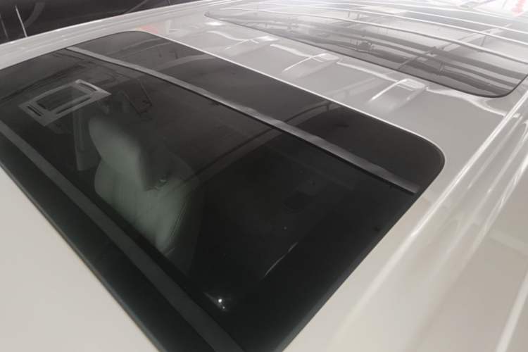 Used Buick Century 2023 2.0T Six-Seater Yinshi Edition Roof