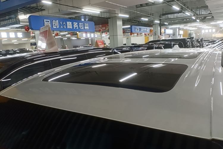 Used Buick Century 2023 2.0T Six-Seater Yinshi Edition Roof