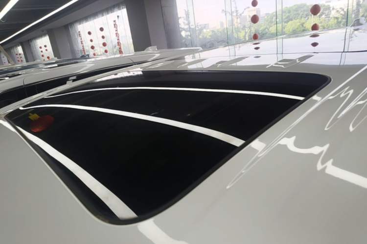 Used Buick Century 2023 2.0T Six-Seater Yinshi Edition Roof