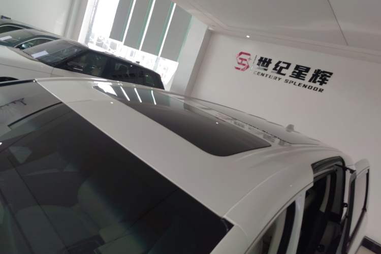 Used Buick Century 2023 2.0T Six-Seater Yinshi Edition Roof