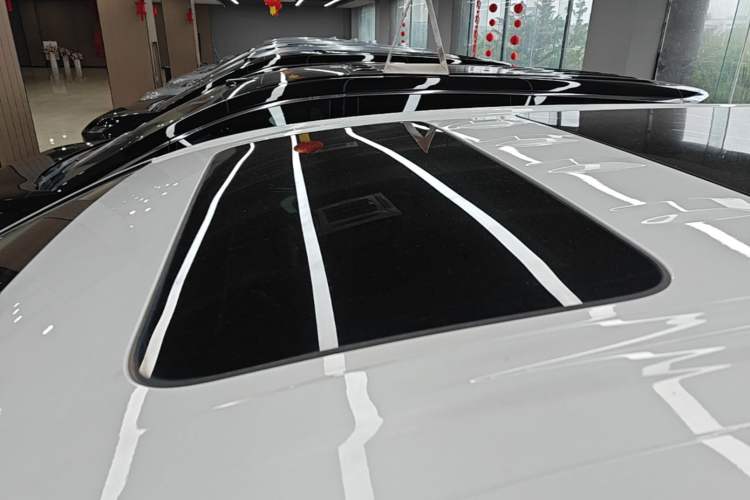 Used Buick Century 2023 2.0T Six-Seater Yinshi Edition Roof