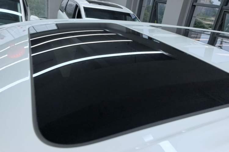 Used Buick Century 2023 2.0T Seven-Seater Yinshi Edition Roof