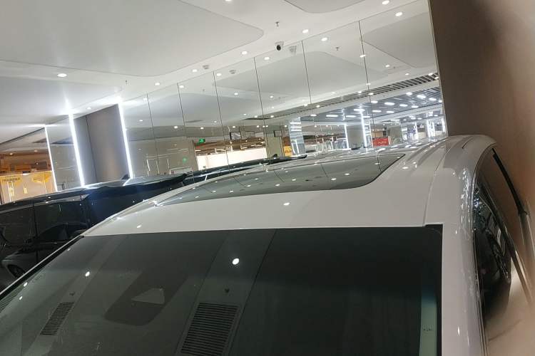 Used Buick Century 2023 2.0T Six-Seater Yinshi Edition Roof