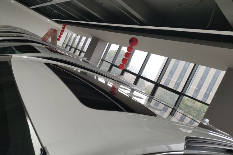 Used Buick Century 2023 2.0T Seven-Seater Yinshi Edition Roof